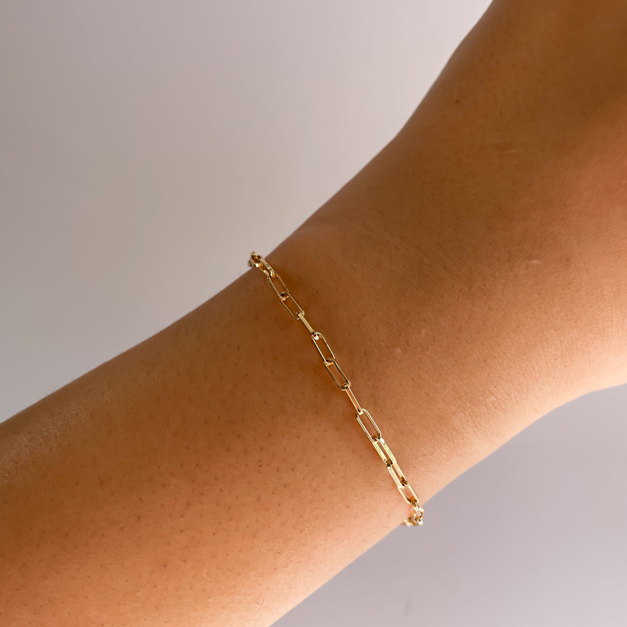 Dainty clips bracelet