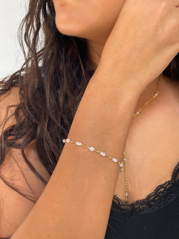 Gold in Pearls Bracelet