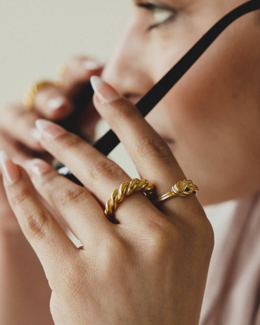 Knot Ring